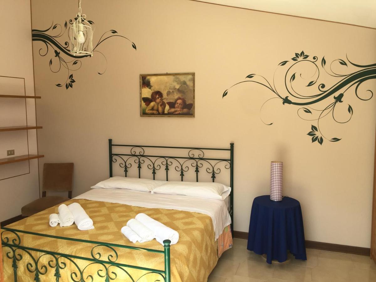 B&B Hollywood Olivadi Екстер'єр фото