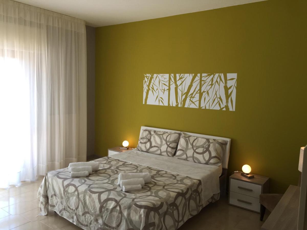 B&B Hollywood Olivadi Екстер'єр фото