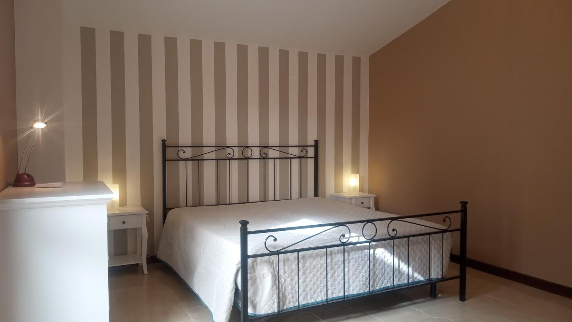 B&B Hollywood Olivadi Екстер'єр фото
